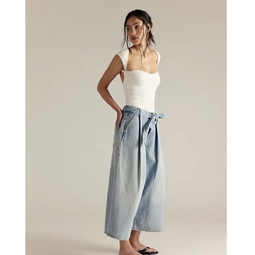 We The Free Light Wash Wide-Leg Tie Waist Jeans - Picture 6 of 7